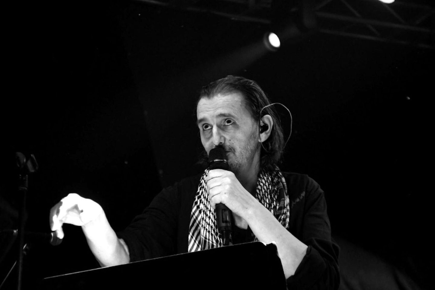 Goran Bare, ranjivi samotnjak nadahnut sufizmom i sevdahom